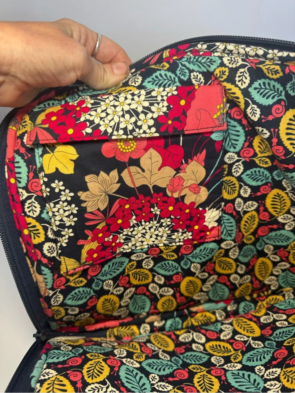Vera Bradley retired “happy snails” quilted tablet/laptop sleeve